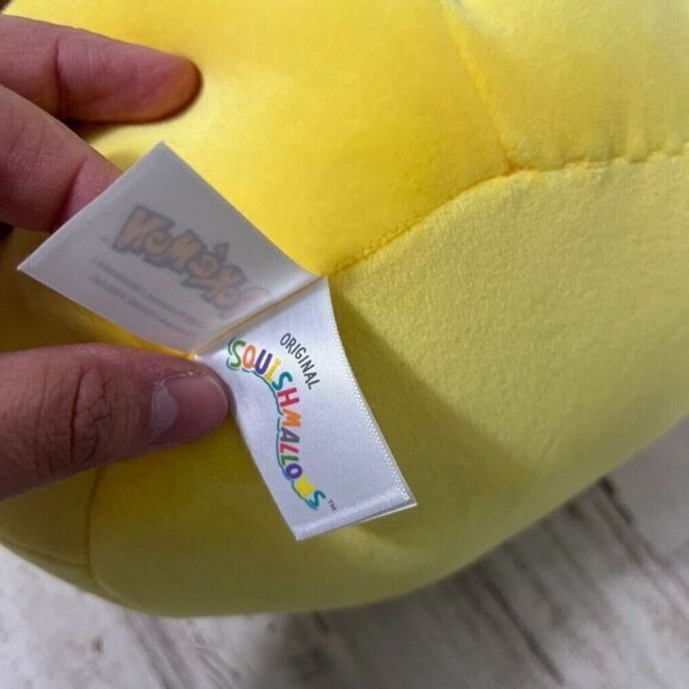 Pokémon Pikachu Squishmallows 10" Plush - Picture 4 of 8